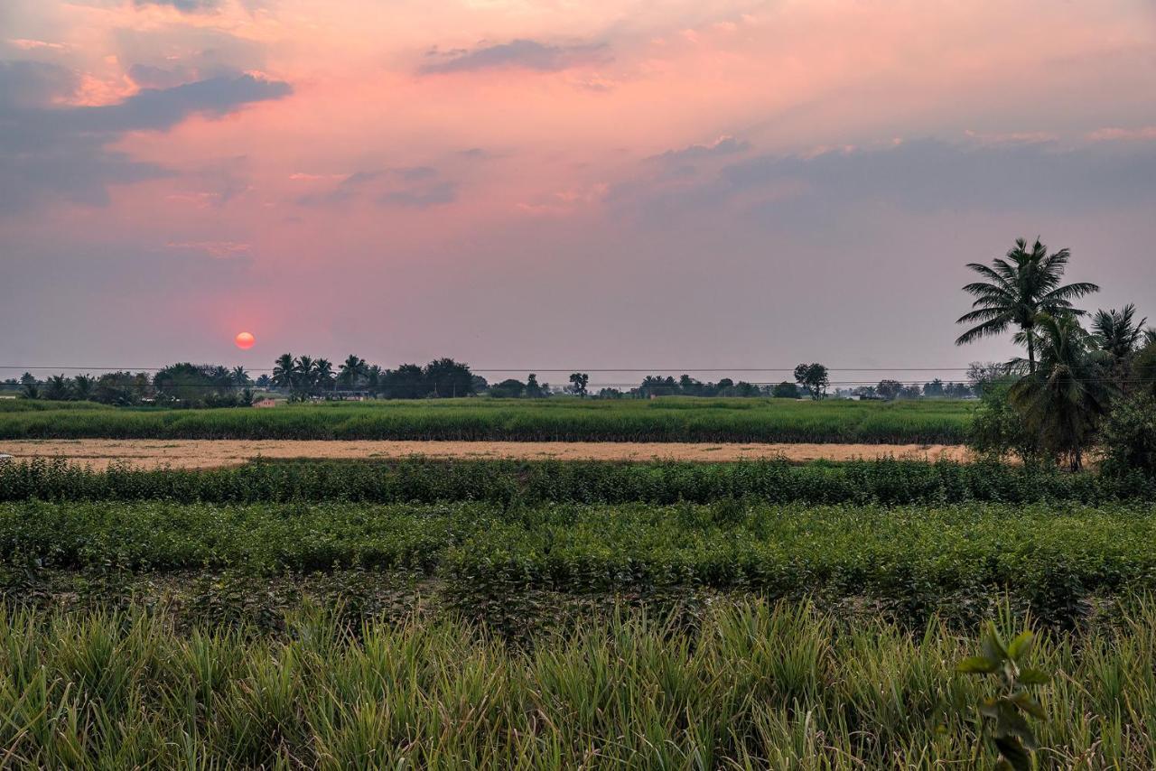 Saffronstays Happy Fields, Pune - Luxury Farmstay With Farm To Table Food Exterior photo
